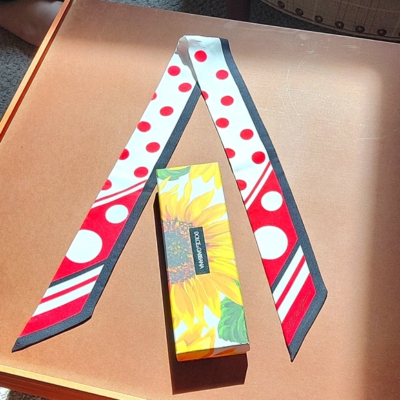 Dolce & Gabbana Accessories - Dolce & Gabbana red and white thin silk scarf